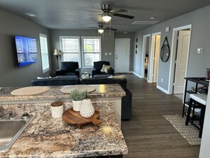 Smart TV, books, computer monitors - Cozy Corner <7 miles from Toyota Field and Redstone Arsenal - family-friendly! (Madison)