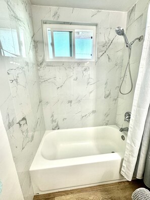 Hårtørrer, håndklæder, Sæbe, Shampoo
