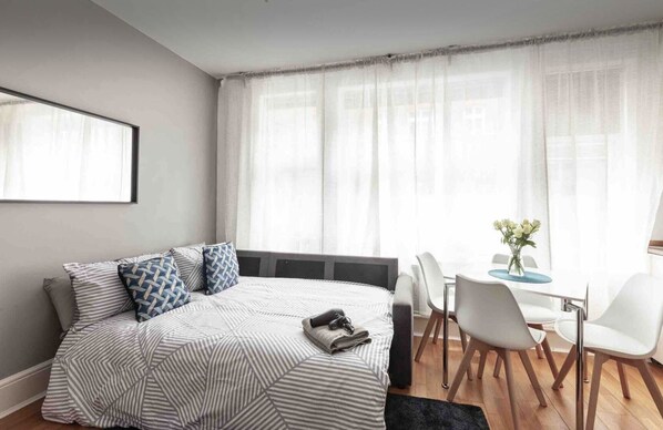 1 bedroom, iron/ironing board, free WiFi, bed sheets - Location, Location, Location!
Cosy 2Beds Apartment in The Heart of Soho (London)