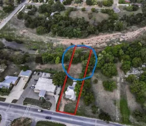 OPEN SKY CAMPSITES in Marble Falls! Continental breakfast, shared elec & firepit