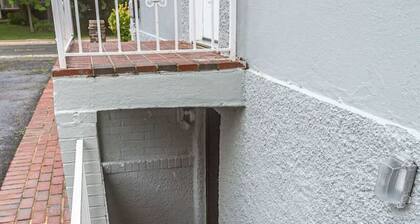 Cozy 2 Bedrm 1bath in Alexandria with free parking