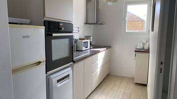 Réfrigérateur, micro-ondes, four, lave-vaisselle