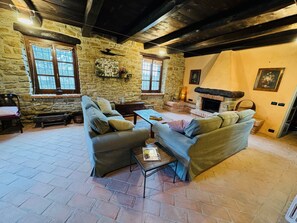 Living area - Villa Natura Piemonte With Private Pool (Piemonte)