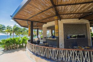 Outdoor dining - 2 Bedroom Suite at Villa del Palmar Cancun Luxury Beach Resort & Spa (Cancún (Municipality of Isla Mujeres))