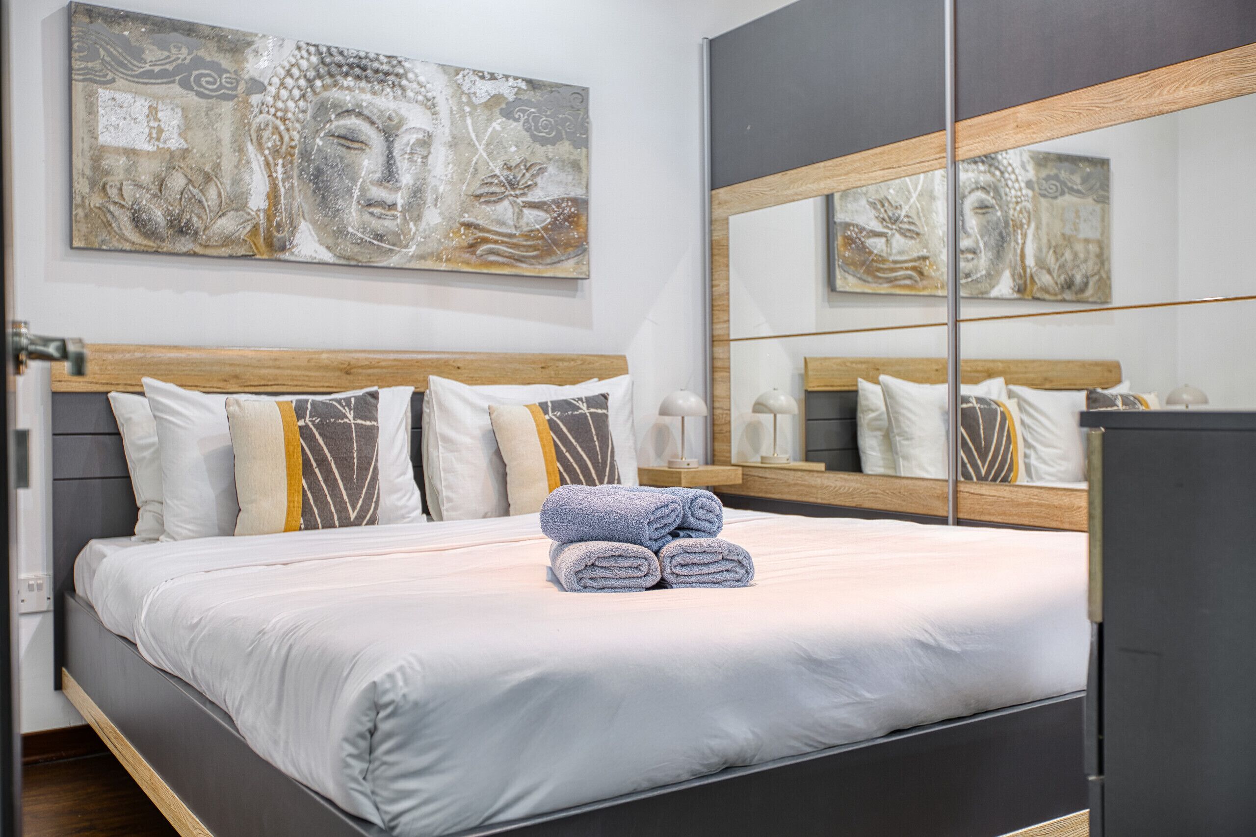 3 makuuhuonetta, silitysrauta/-lauta, ilmainen Wi-Fi, vuodevaatteet