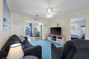 Fernseher, Tischfußball