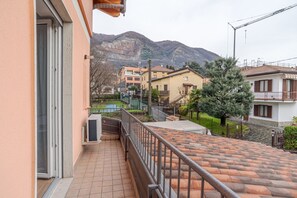 Property grounds - GuestHost - Travel with your family and friends and explore lakes and mountains near Como!This spacious apartment, with two bedrooms, two bathrooms, open space kitchen with island, large living room, small terrace, is located on the road that connects th (Cesana Brianza)