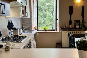 Fridge, microwave, oven, stovetop