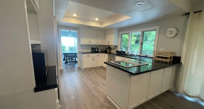 Spacious 5-bedroom house with fabulous view in Hacienda Heights