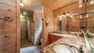 Towels, soap, shampoo, toilet paper