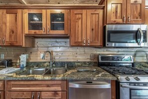 Fridge, microwave, stovetop, dishwasher