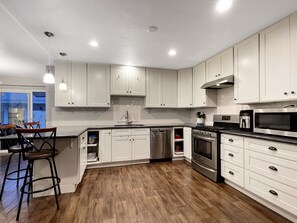 Private kitchen - Easy to rent and to live rear unit. (Chula Vista)