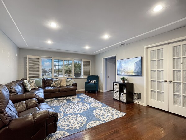 Living area - Easy to rent and to live rear unit. (Chula Vista)