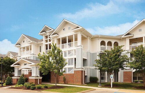 Cozy 1 bedroom luxury condo room near Jamestown Settlement and Yorktown