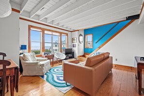 Smart TV - Cozy Nest - Waterview, Pet Friendly, Screened Porch (Chincoteague Island)