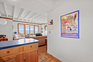 Lobby - Cozy Nest - Waterview, Pet Friendly, Screened Porch (Chincoteague Island)