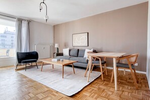 Télévision, chaîne hi-fi