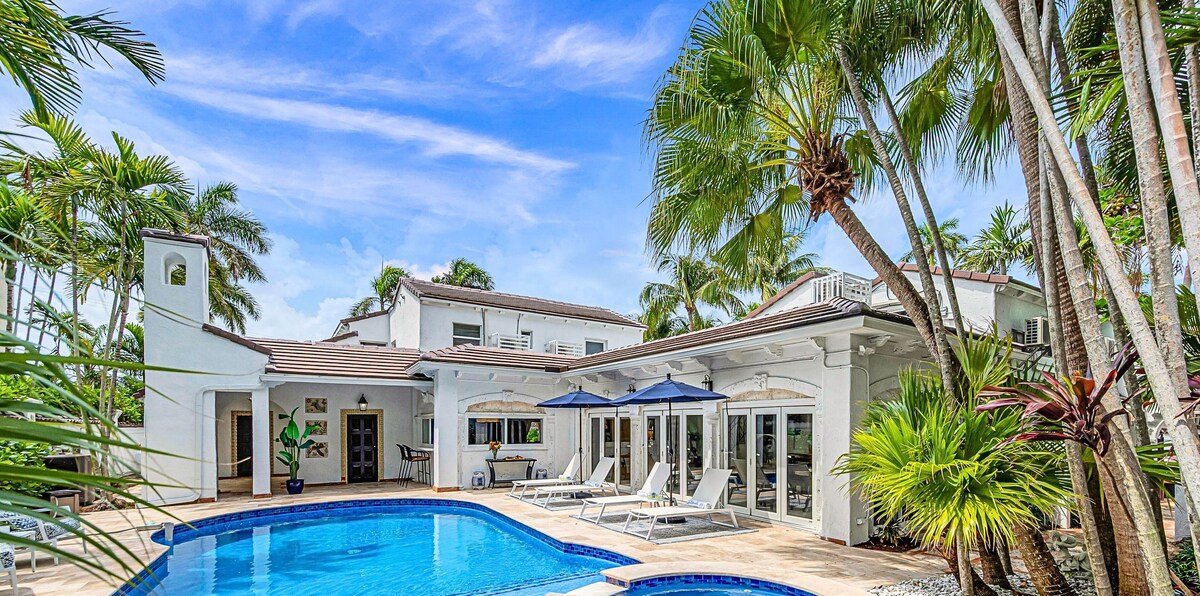 Grand historic Residence / Walk to beach / Heated Pool / Outdoor kitchen / Hibiscus Key / Residences