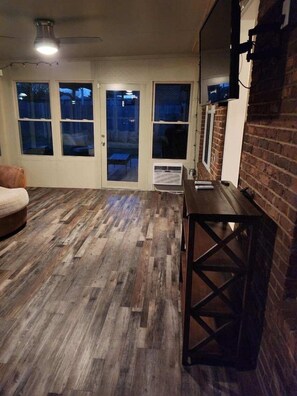 Interior - Family home located minutes away from Montgomery.  (Elmore)