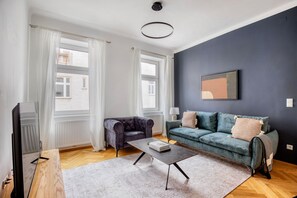 TV, stereo - Exceptional Leopoldstadt 2BR, Completely Furnished, by Blueground (Vienna)