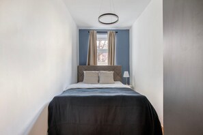 2 bedrooms, iron/ironing board, WiFi, bed sheets - Exquisite Leopoldstadt 2BR, Furnished w/ Full Kitchen, by Blueground (Vienna)