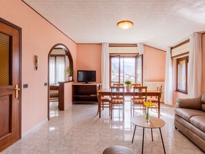 TV - Casa Lara by Interhome (Lago di Mezzola)