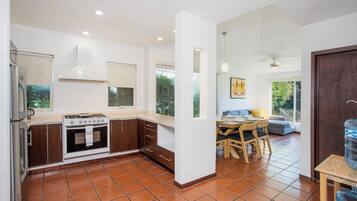 Microwave, oven, coffee/tea maker, blender