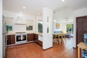 Microwave, oven, coffee/tea maker, blender