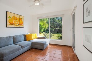 Smart TV - House in condominium with swimming pools (CHANTEPEC (EL CHANTE) ,JOCOTEPEC)