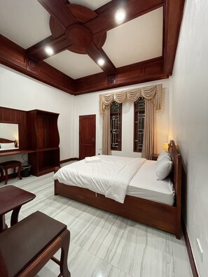 Superior Double Room, 1 Queen Bed | Desk, free WiFi, bed sheets - PhaiLin Hotel (Luang Prabang)