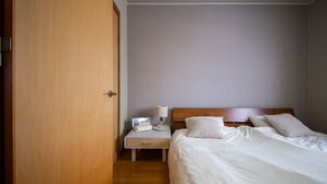 基础公寓 | 2 多间卧室、遮光窗帘、熨斗/熨衣板、免费 WiFi