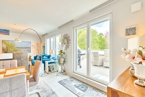 Unclassified image, 2 of 34, button