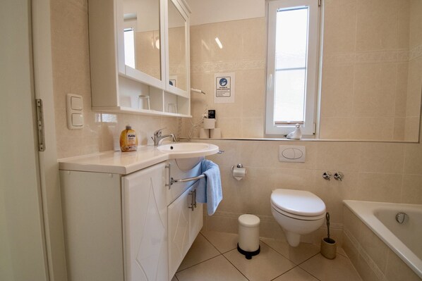 Unclassified image, 1 of 15, button