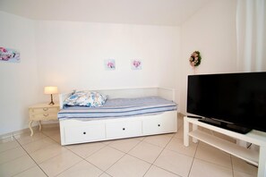 Unclassified image, 2 of 15, button