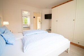 Unclassified image, 5 of 15, button