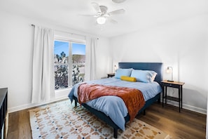 4 slaapkamers, een bureau, wifi, beddengoed