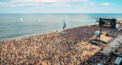 2 min Walk to the Beach! Gorgeous and spacious home perfect for a group!