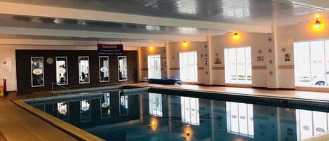 Una piscina techada