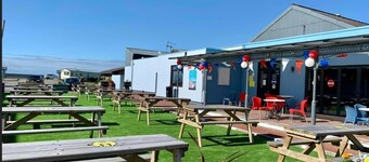 3 Bed, Sleeps 6, Parking