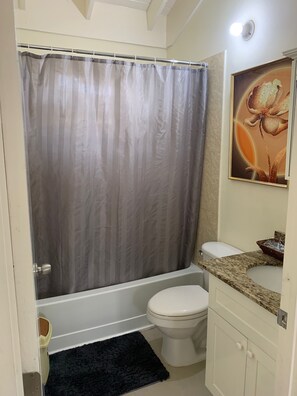 Shower, hair dryer, towels - Harbour Oasis Retreat - Charming 2 Bedroom House (Old Harbour)