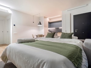 2 chambres, fer et planche à repasser, accès Internet, draps fournis