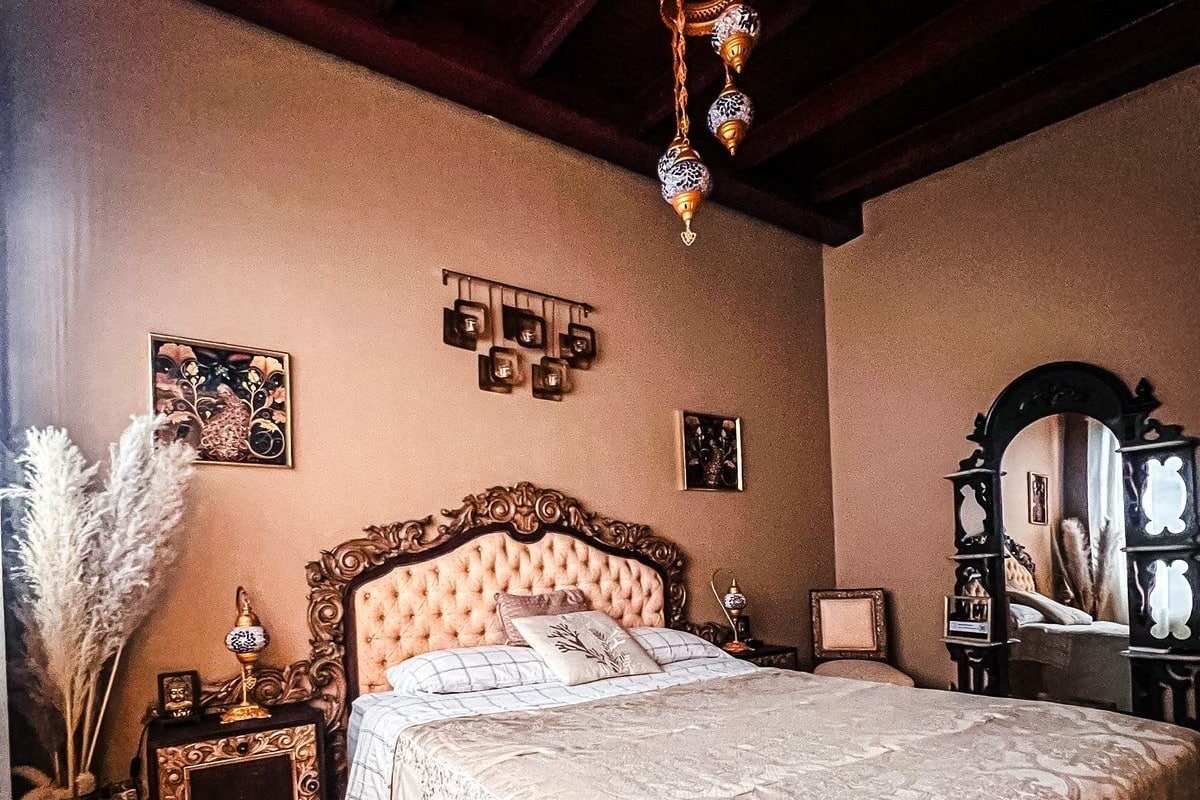Deluxe Double Room, City View | Peralatan tempat tidur premium, busa memori, dihias secara berasingan