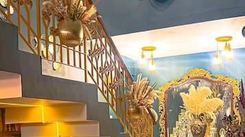 Quầy tiếp tân