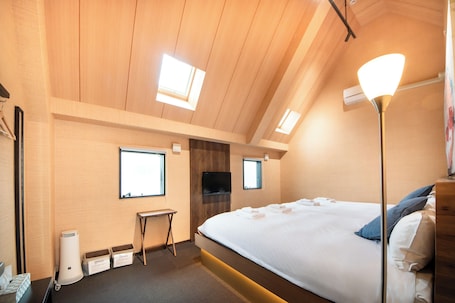 Basic Double Room | Free WiFi, bed sheets