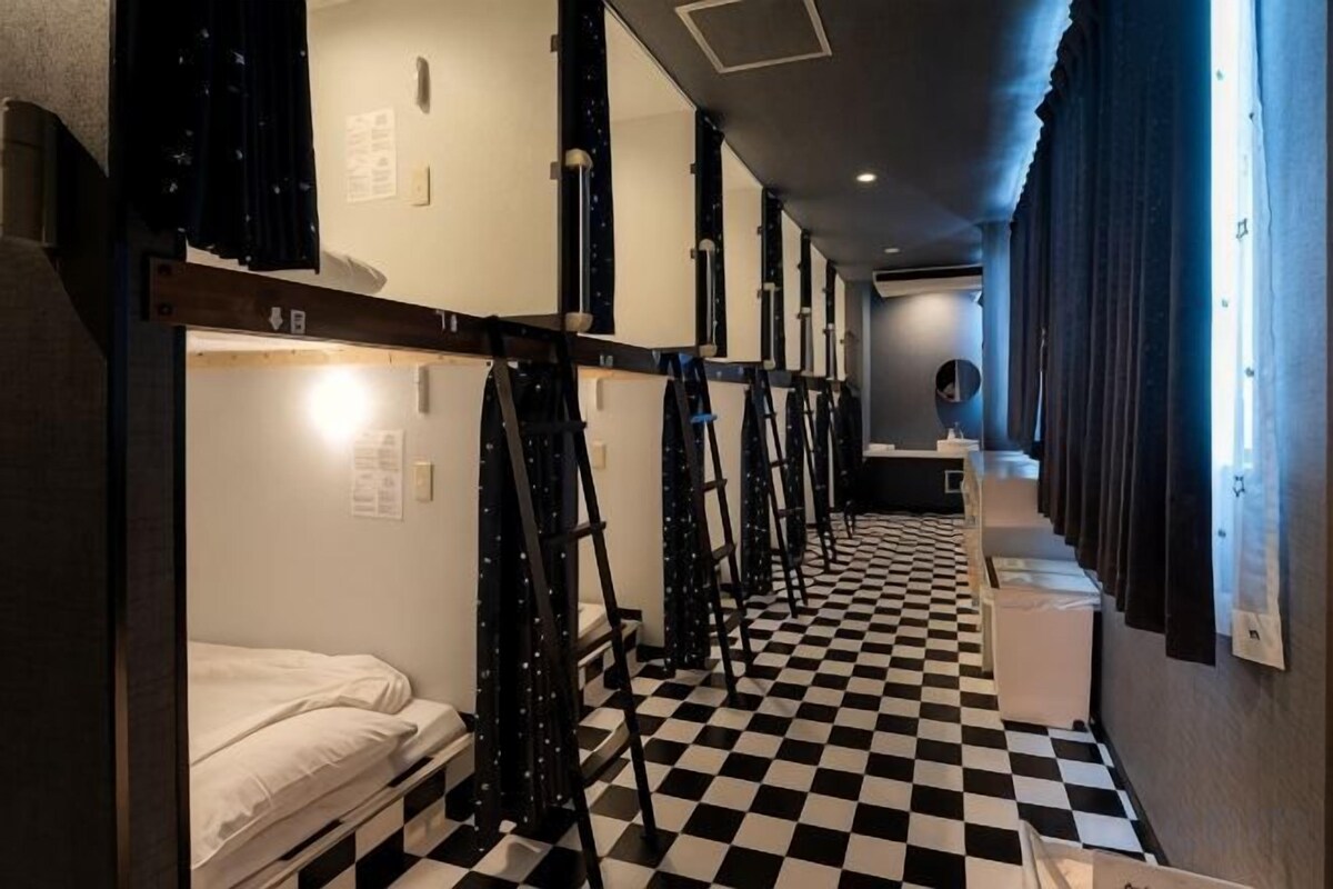 Cribs (free), WiFi (free), bed sheets