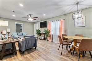 Televisión y oficina 