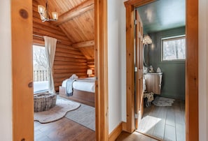 4 chambres, fer et planche à repasser, Wi-Fi, draps fournis