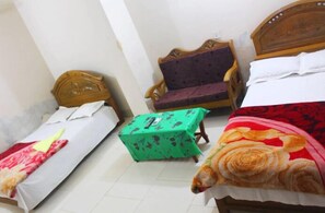 豪華單人房, 城市景觀 | 起居區 | 32-吋LED 液晶電視，提供衛星頻道