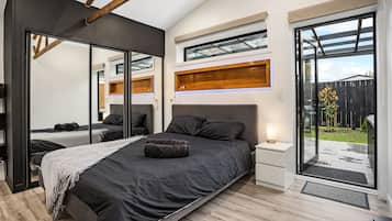 1 bedroom, desk, iron/ironing board, free WiFi