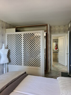 4 dormitorios, tabla de planchar con plancha, wifi gratis y ropa de cama